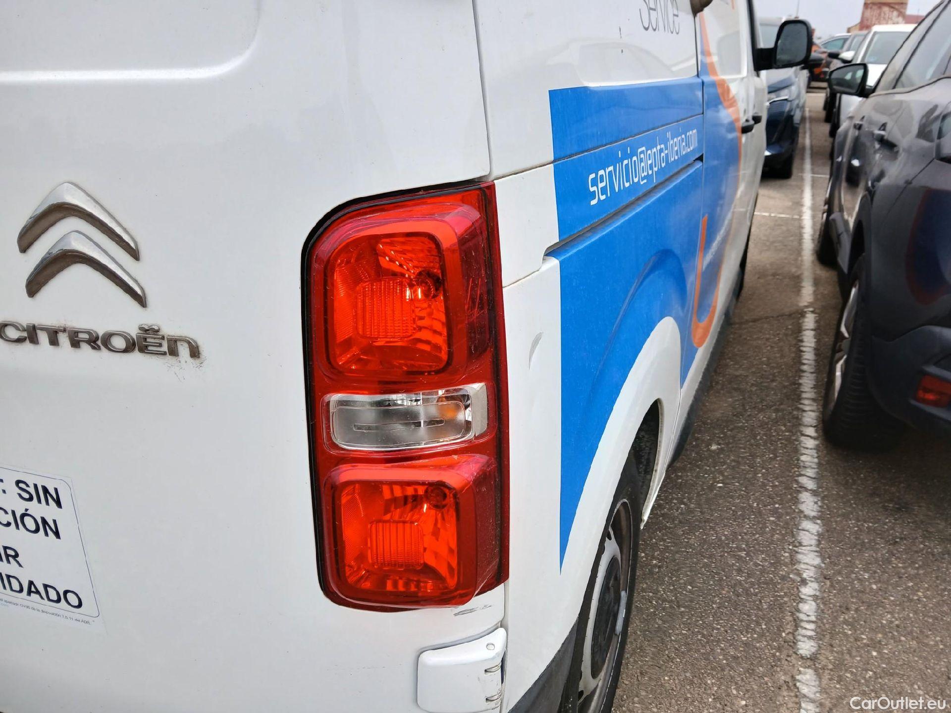  Citroen  Jumpy CITROEN  / 2016 / 4P / furgón Talla M BlueHDi 120 S&S 6v Control #21