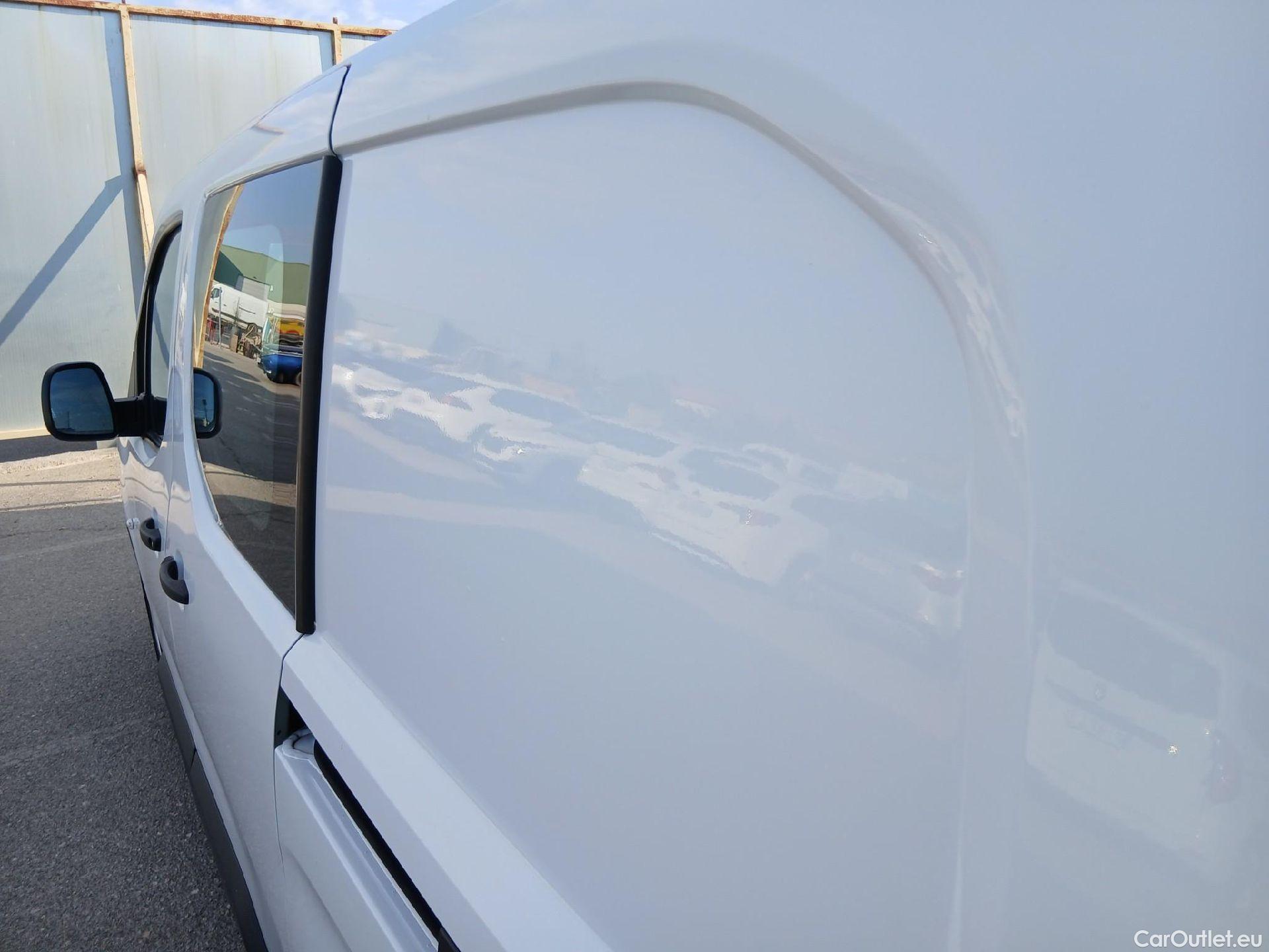  Citroen  Berlingo CITROEN  / 2018 / 5P / furgón derivado de turismo Doble Cab. Talla XL BlueHDi 100 CONTROL #9