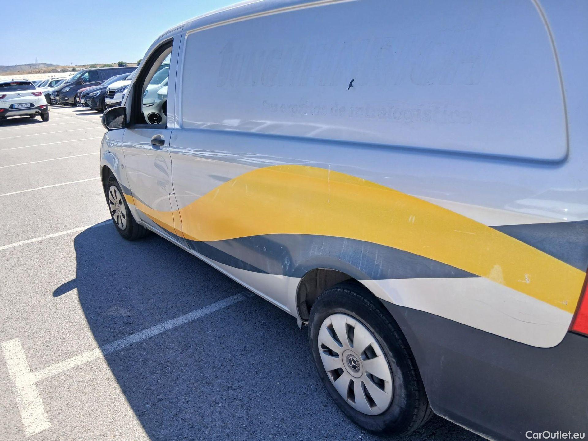  Mercedes  Vito MERCEDES-BENZ  / 2014 / 4P / furgón 111 CDI Larga #4