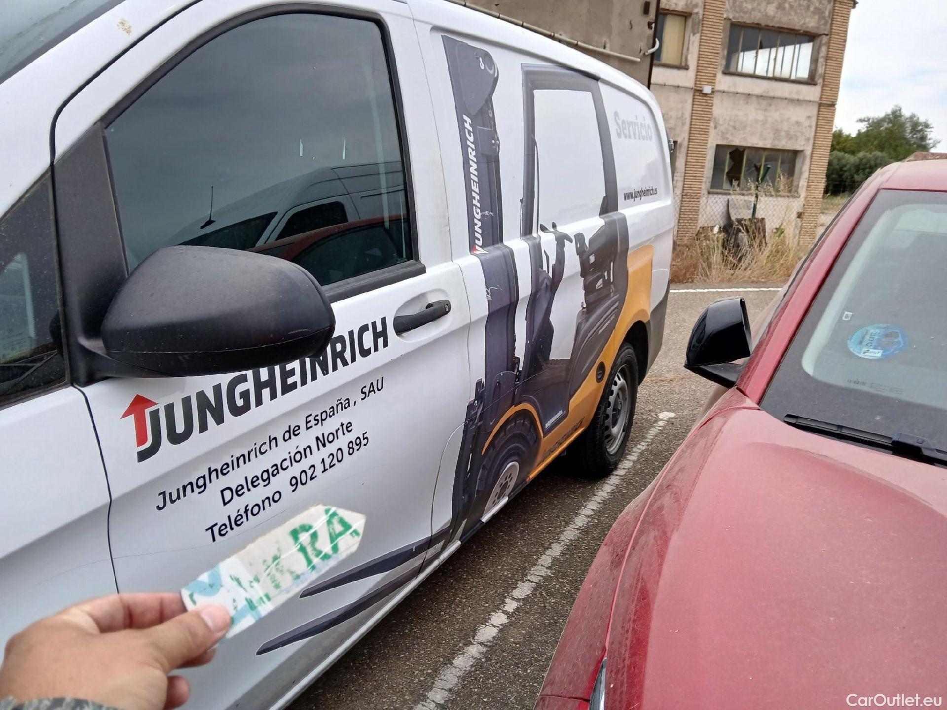  Mercedes  Vito MERCEDES-BENZ  / 2014 / 4P / furgón 111 CDI Larga #5