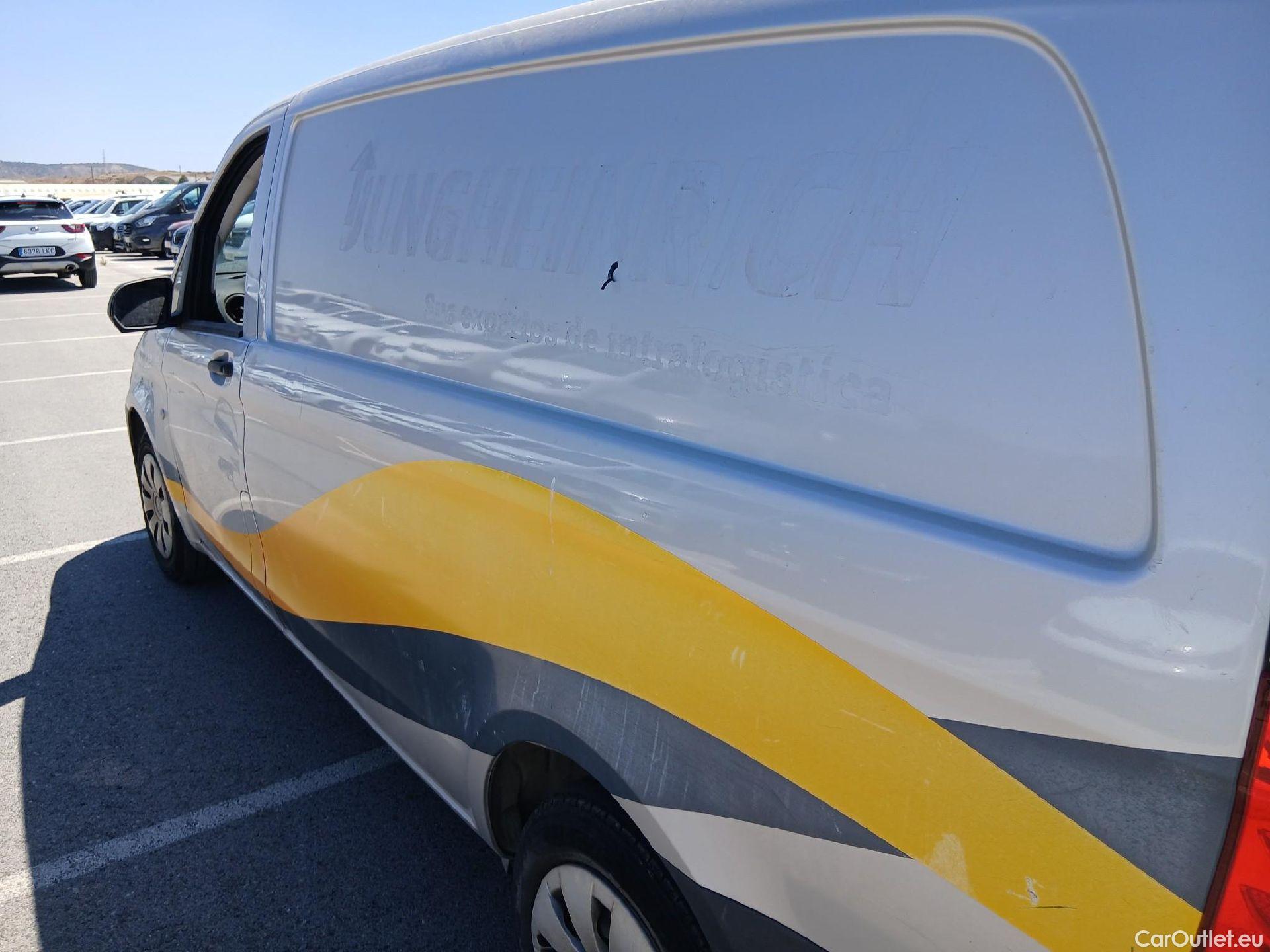  Mercedes  Vito MERCEDES-BENZ  / 2014 / 4P / furgón 111 CDI Larga #22