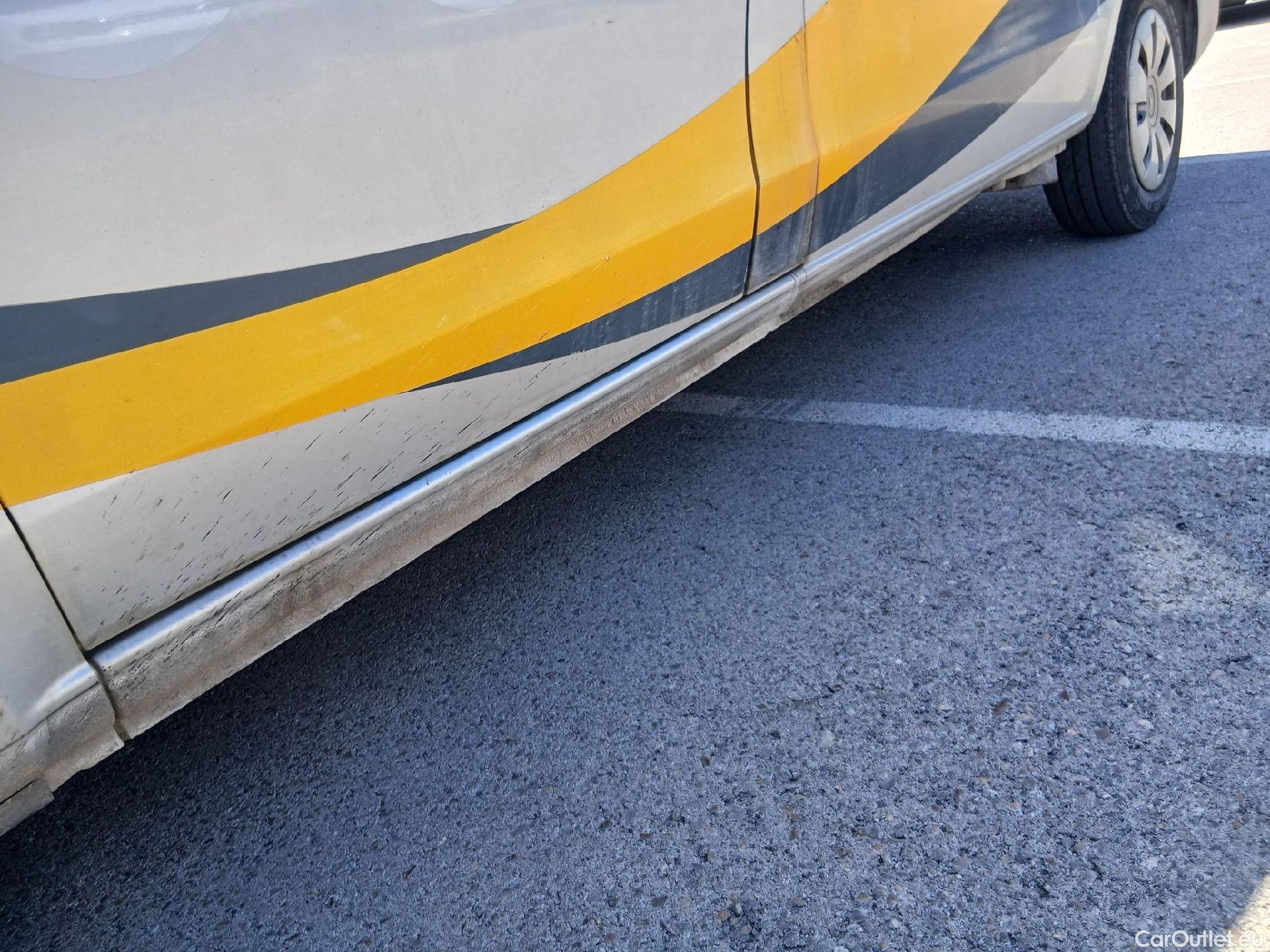  Mercedes  Vito MERCEDES-BENZ  / 2014 / 4P / furgón 111 CDI Larga #16