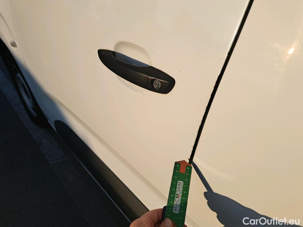  Opel  Combo OPEL  / 2018 / 3P / furgón derivado de turismo 1.6 TD S/S 74kW (100CV) Express L H1 650 #25