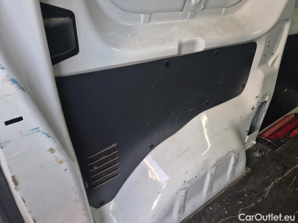  Opel  Vivaro OPEL  / 2019 / 4P / furgón 1.5 Diésel 88kW (120CV) M Std Express #35