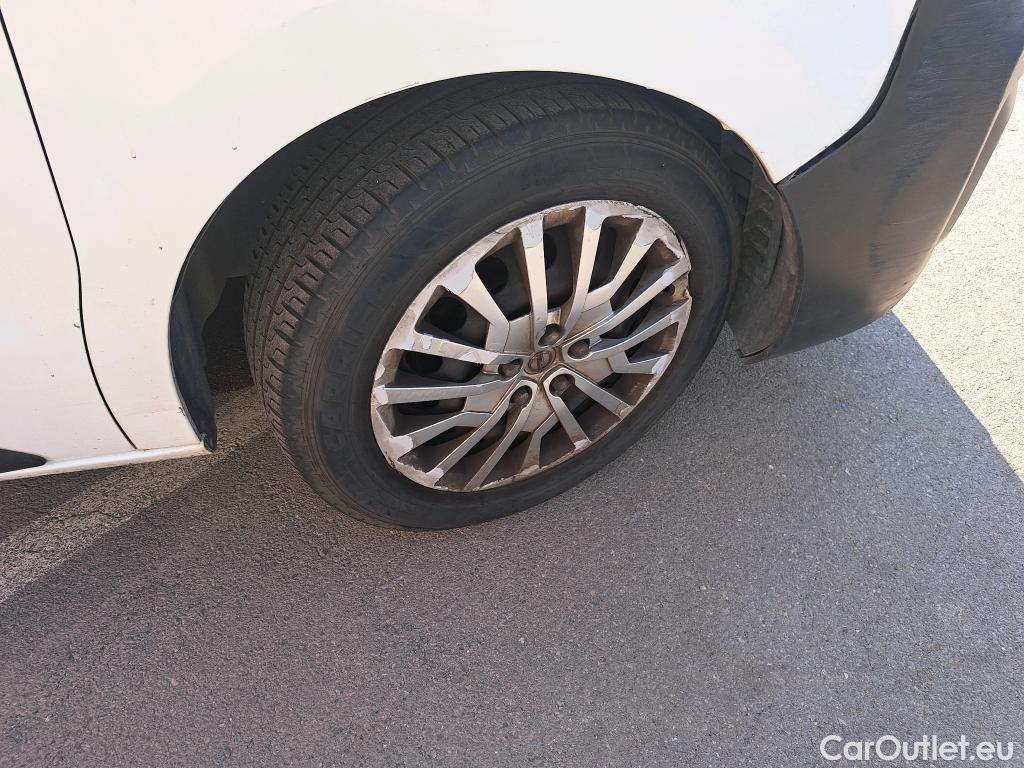  Opel  Vivaro OPEL  / 2019 / 4P / furgón 2.0 D 88kW (120CV) L Inc Express M.P. DC #56