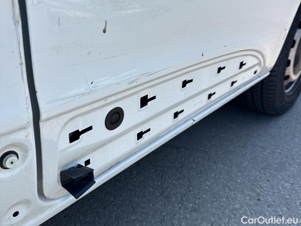  Opel  Vivaro OPEL  / 2014 / 4P / furgón 1.6CDTI 88kW (120CV) Expressio L1H1 2.7t #33