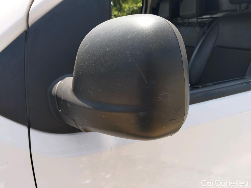  Opel  Vivaro OPEL  / 2019 / 4P / furgón 1.5 Diésel 88kW (120CV) M Std Select #63