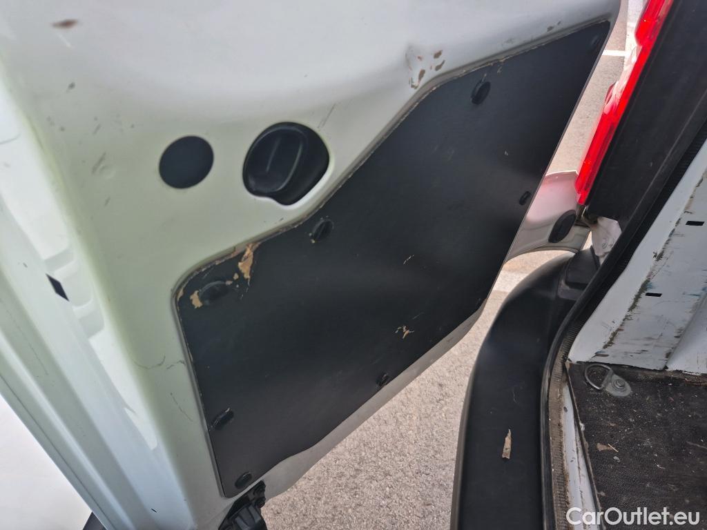 Opel  Vivaro OPEL  / 2019 / 4P / furgón 1.5 Diésel 88kW (120CV) M Std Express #26