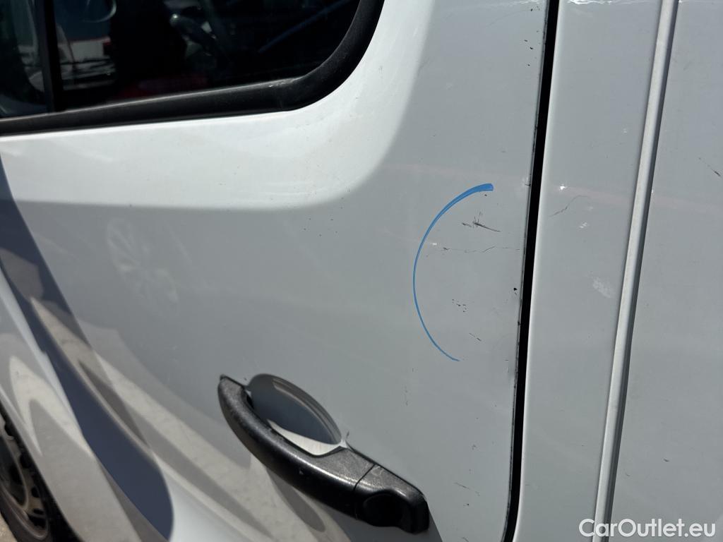  Opel  Vivaro OPEL  / 2014 / 4P / furgón 1.6CDTI 88kW (120CV) Expressio L1H1 2.7t #31