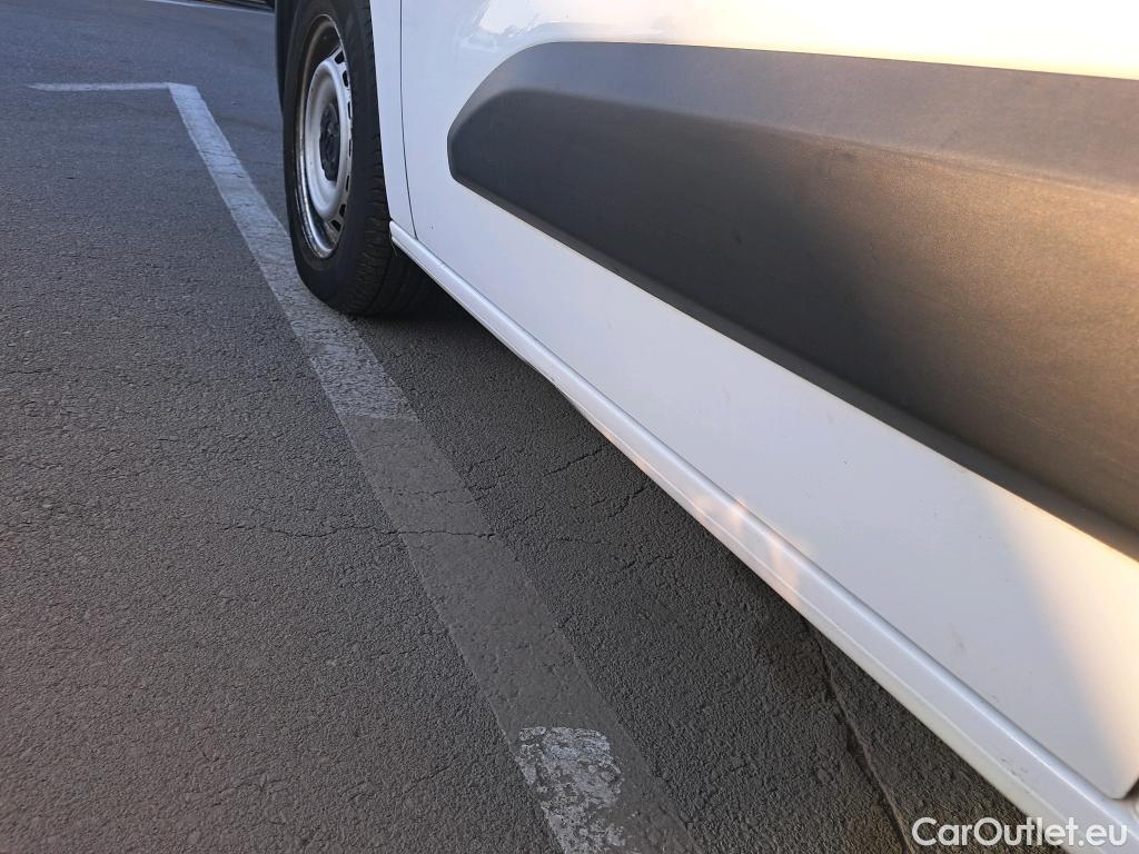  Opel  Combo OPEL  / 2018 / 3P / furgón derivado de turismo 1.6 TD S/S 74kW (100CV) Express L H1 650 #17