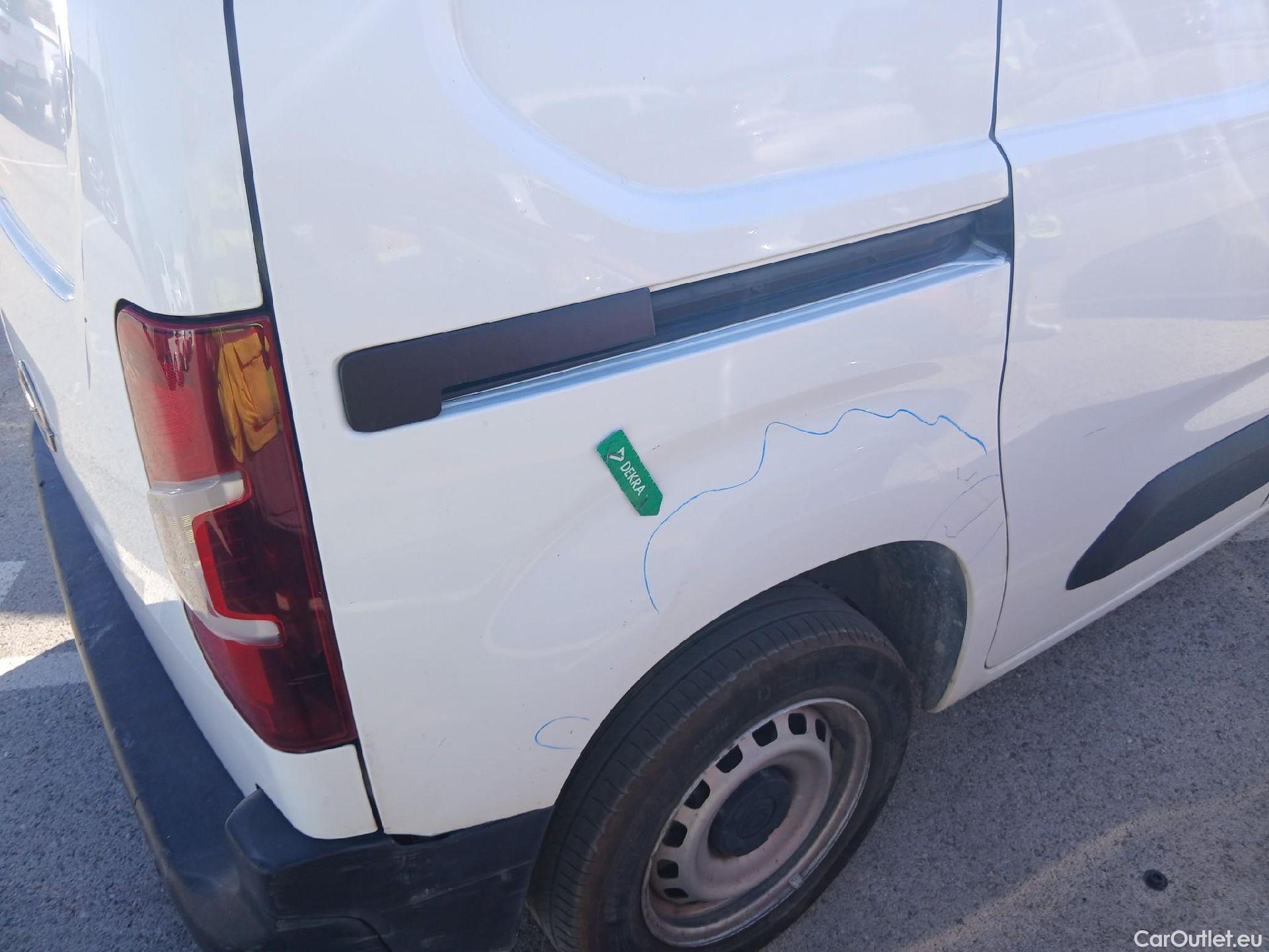  Opel  Combo OPEL  / 2018 / 3P / furgón derivado de turismo 1.5 TD 56kW (75CV) Express L H1 650kg #43