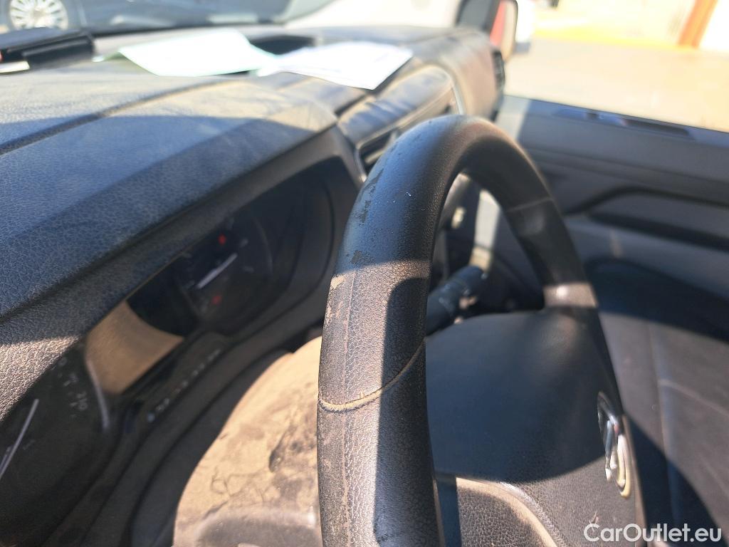  Opel  Vivaro OPEL  / 2019 / 4P / furgón 2.0 D 88kW (120CV) L Inc Express M.P. DC #72