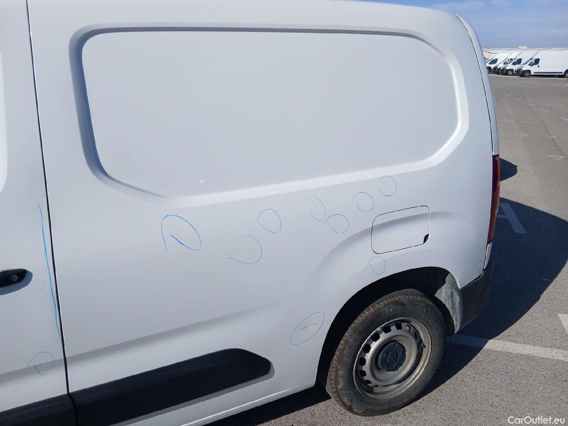  Opel  Combo OPEL  / 2018 / 3P / furgón derivado de turismo 1.5 TD 56kW (75CV) Express L H1 650kg #23
