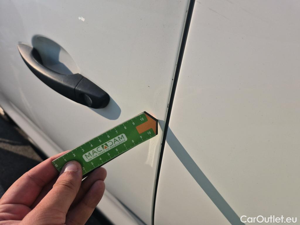  Opel  Vivaro OPEL  / 2019 / 4P / furgón 1.5 Diésel 88kW (120CV) M Std Express #44