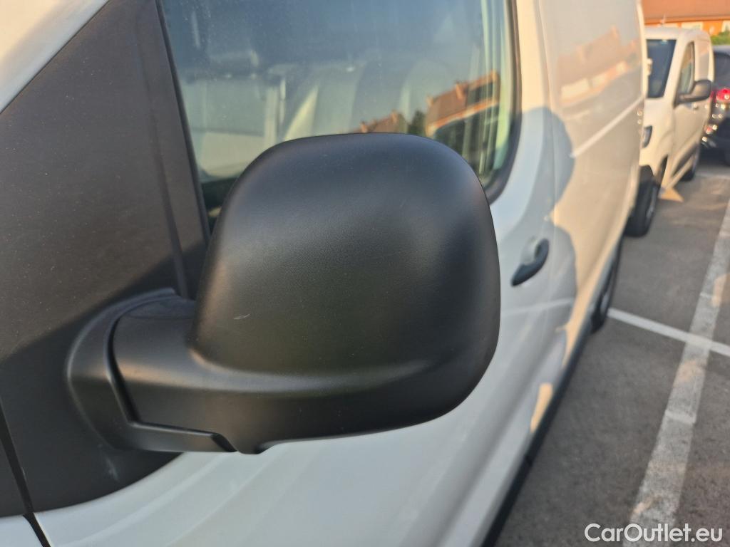  Opel  Vivaro OPEL  / 2019 / 4P / furgón 1.5 Diésel 88kW (120CV) M Std Express #45