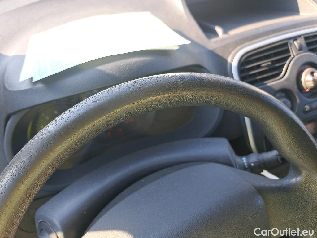  Renault  Kangoo RENAULT  Furgón/2013/3P/furgón derivado de turismo Profesional dCi 66kW (90CV) Euro 6 #58