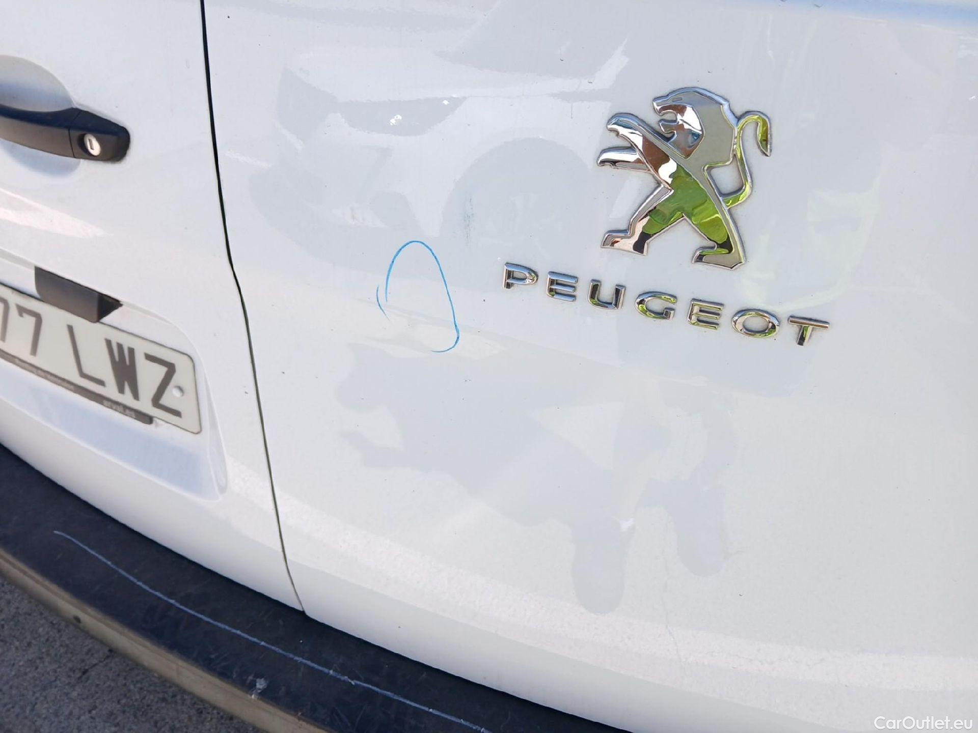  Peugeot  Expert PEUGEOT  / 2016 / 4P / furgón Furgón Premium 1.5 BlueHDi 100 Standard (AC) #29
