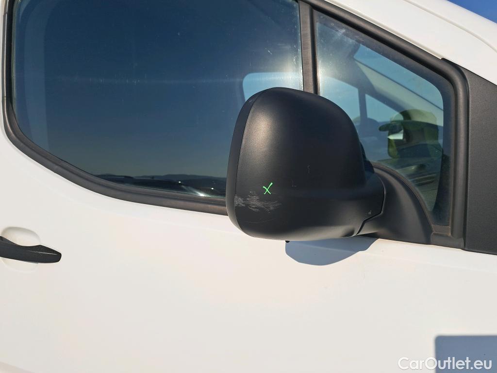  Peugeot  Partner PEUGEOT  / 2018 / 3P / furgón derivado de turismo Pro Standard 600kg BlueHDi 73kW (AC) #9