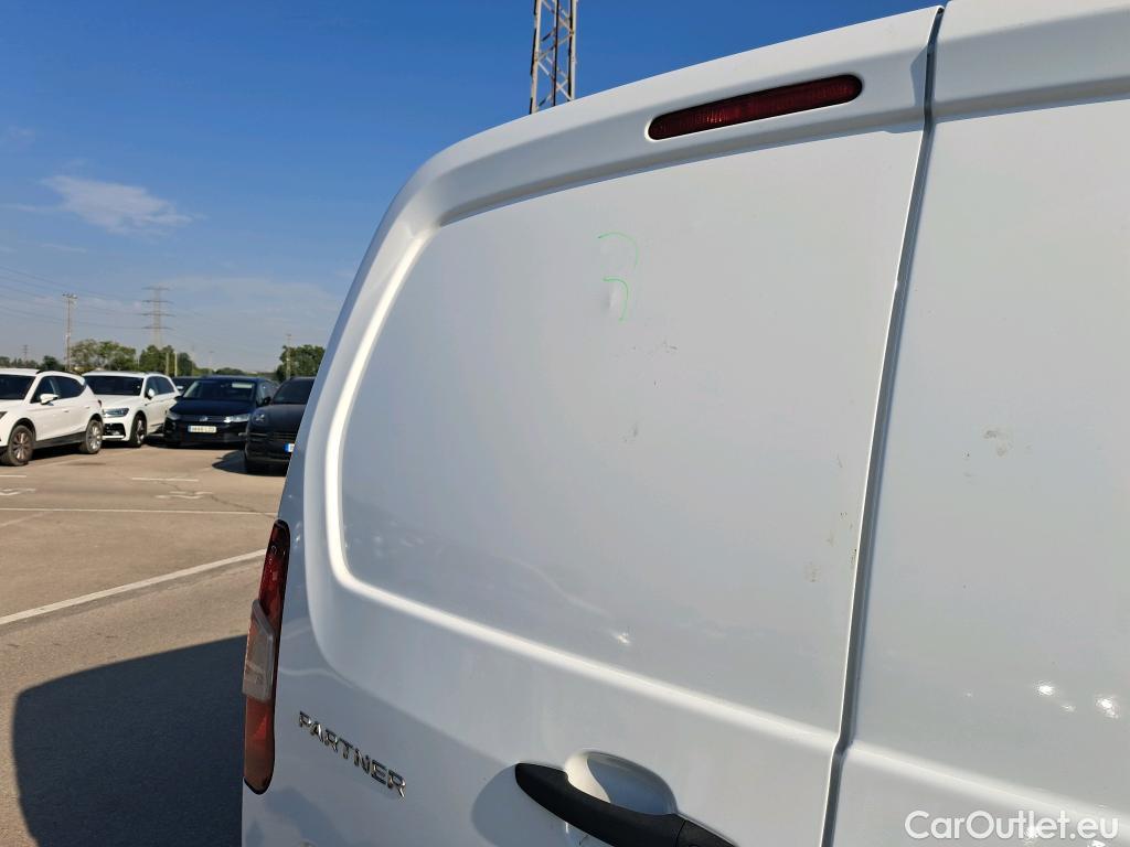 Peugeot  Partner PEUGEOT  / 2018 / 3P / furgón derivado de turismo Pro Standard 600kg BlueHDi 73kW (AC) #17