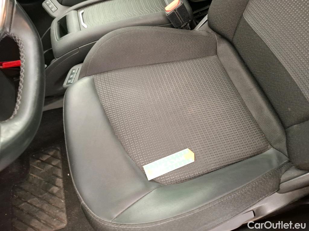  Citroen  C4 Grand Picasso /Spacetourer Shine 1.5 BlueHDi 130CV BVA8 E6d /Vo Repeint en Rouge / Teinte SIV Blanc Banquise / #26