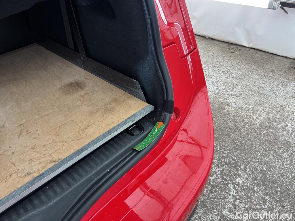  Citroen  C4 Grand Picasso /Spacetourer Shine 1.5 BlueHDi 130CV BVA8 E6d/Vo Repeint en Rouge / Teinte SIV Blanc Banquise / #24