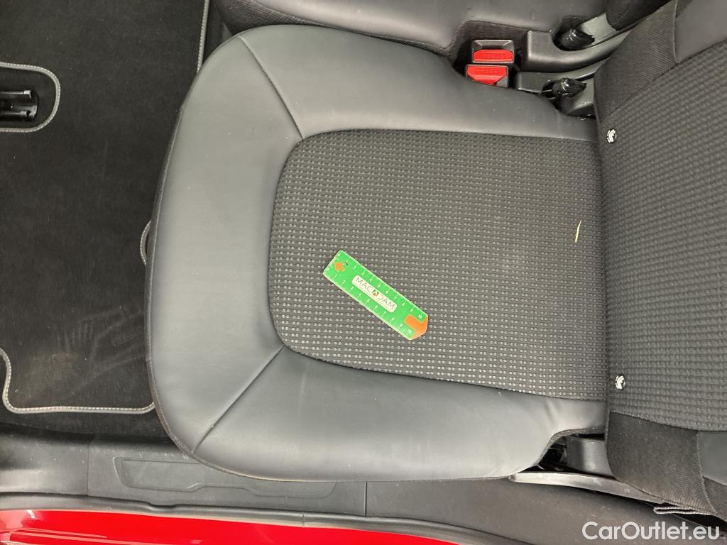  Citroen  C4 Grand Picasso /Spacetourer Shine 1.5 BlueHDi 130CV BVA8 E6d/Vo Repeint en Rouge / Teinte SIV Blanc Banquise / #52