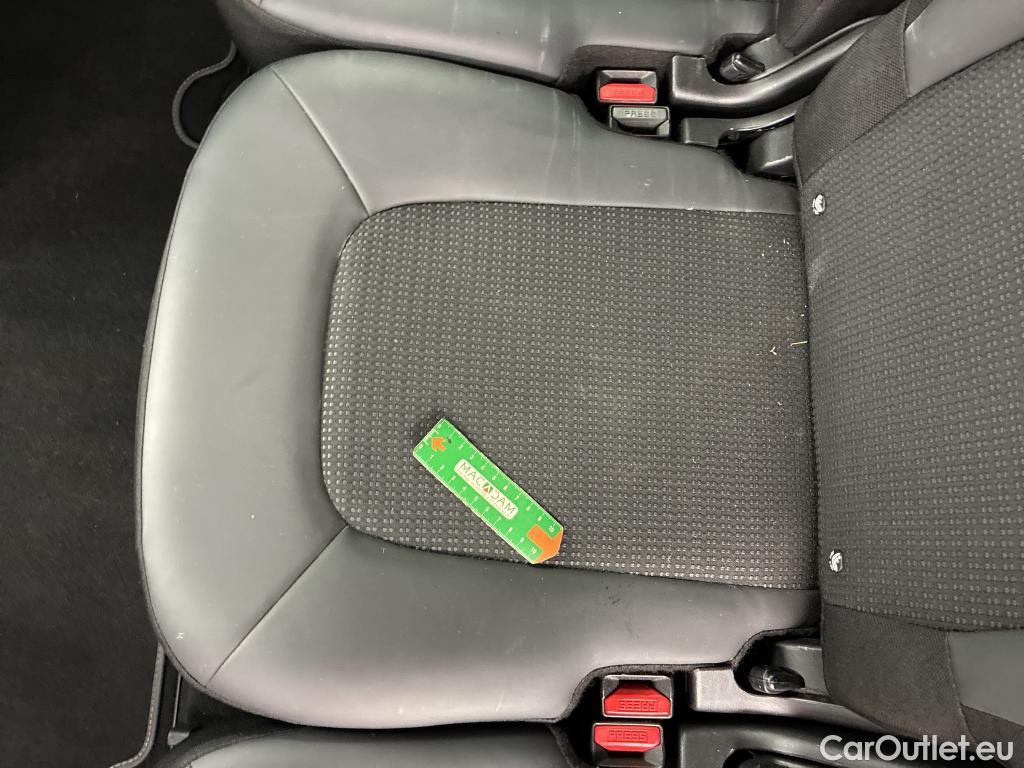  Citroen  C4 Grand Picasso /Spacetourer Shine 1.5 BlueHDi 130CV BVA8 E6d/Vo Repeint en Rouge / Teinte SIV Blanc Banquise / #54