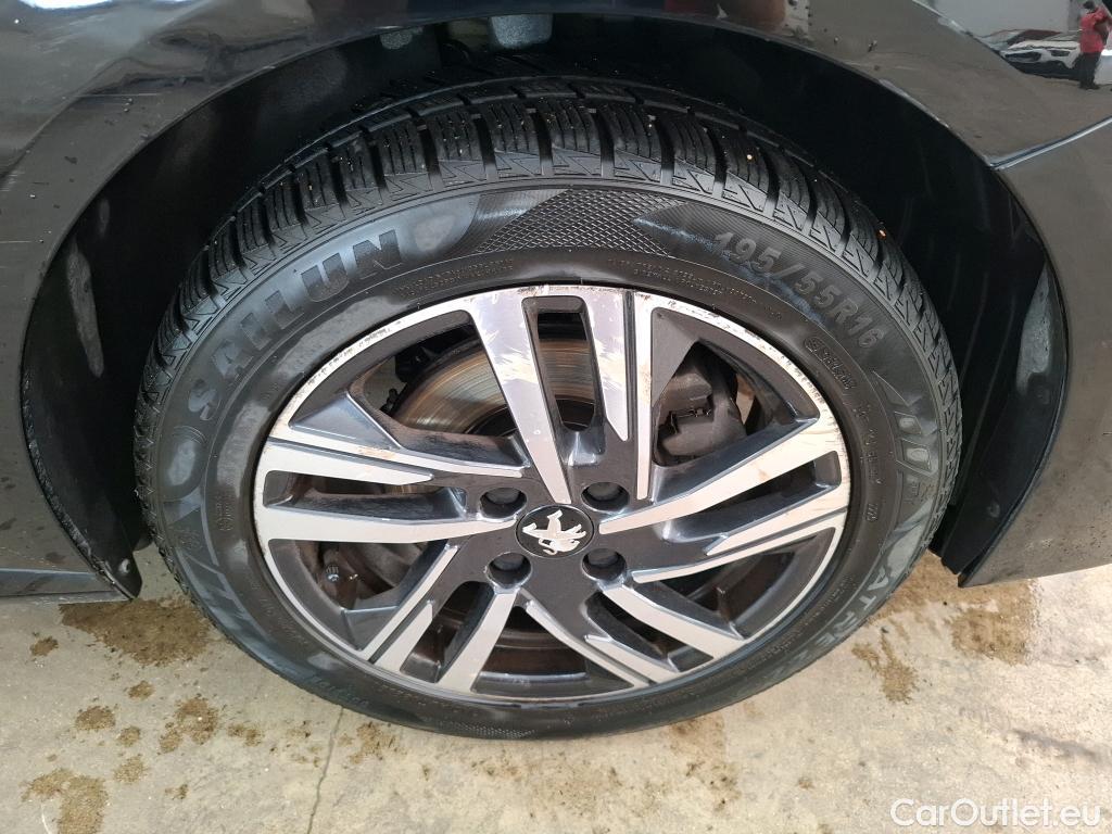 Peugeot  208  Allure Pack 1.2 PureTech 100CV BVA8 E6d #43