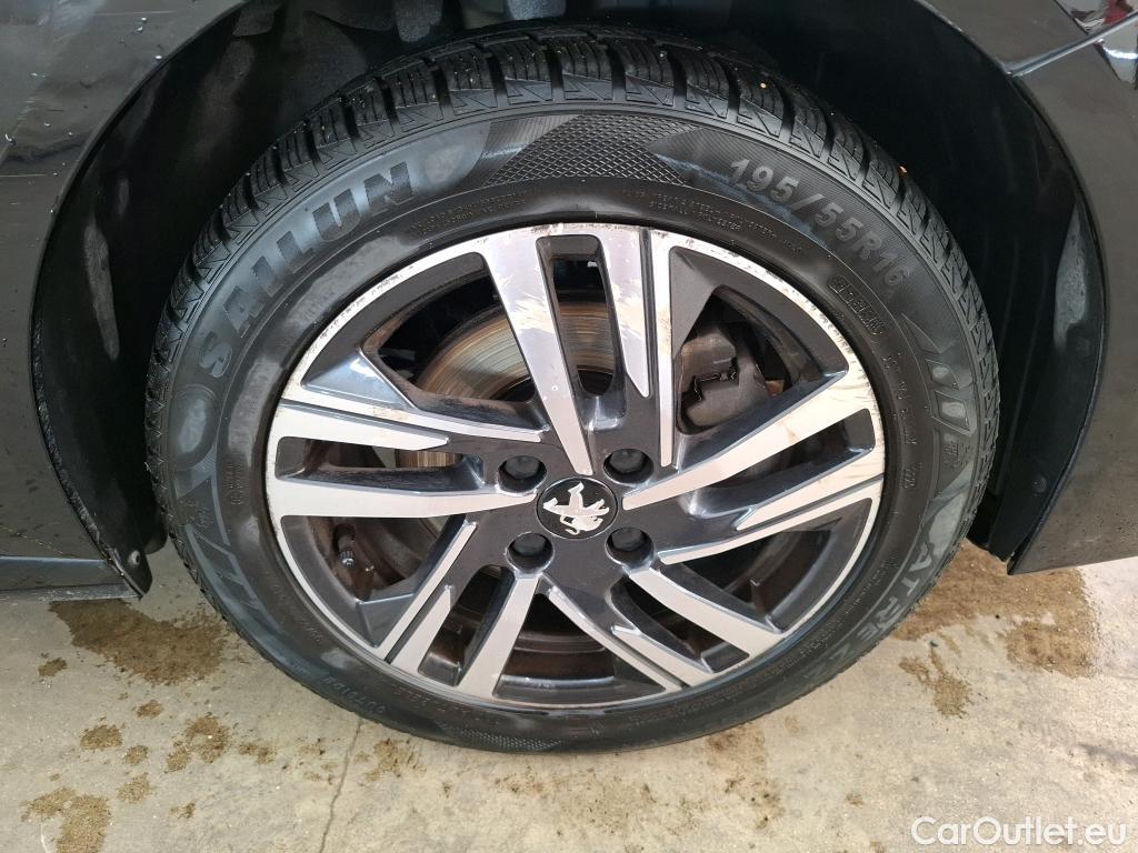  Peugeot  208  Allure Pack 1.2 PureTech 100CV BVA8 E6d #44