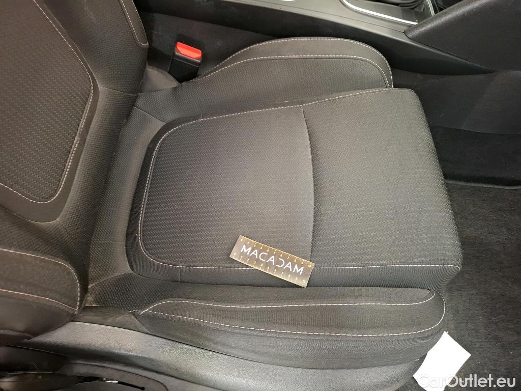  Renault  Megane RENAULT Mégane Berline / 2020 / 5P / Berline Business TCe 140 EDC FAP #66