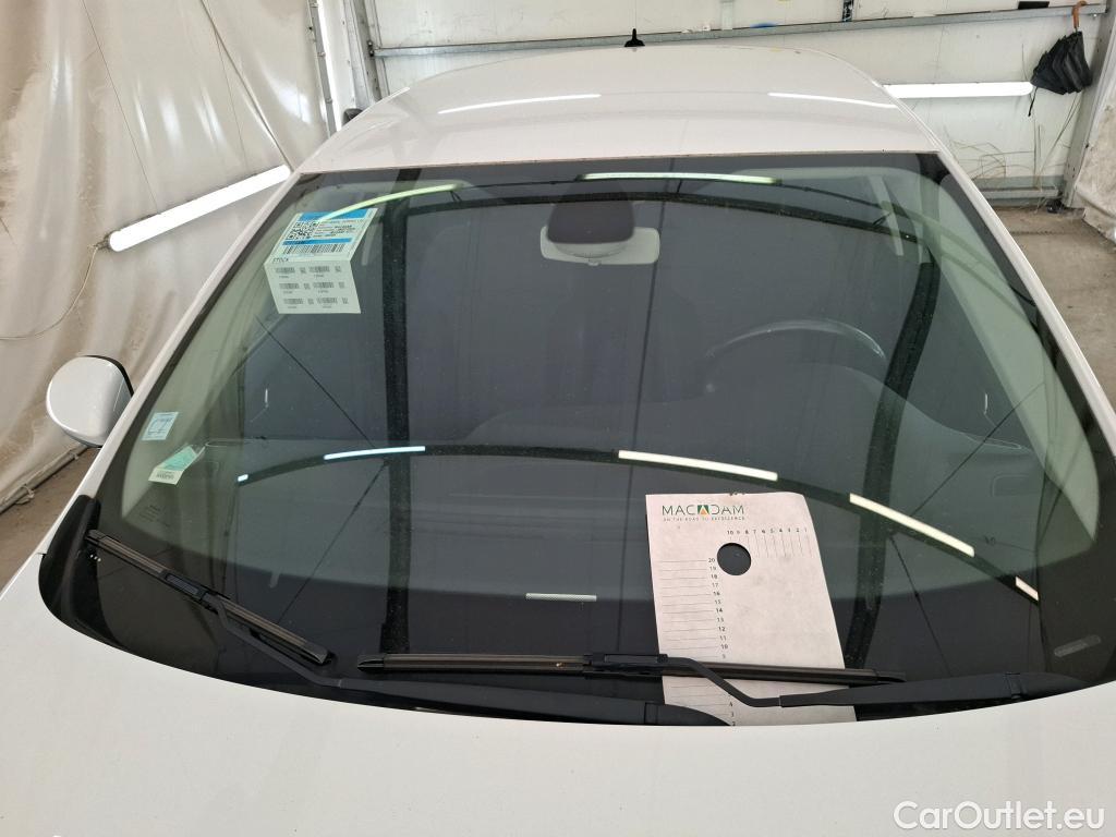  Renault  Megane  IV Berline 5pt. Société Air Nav 1.5 dCi 90CV BVM6 E6 #40