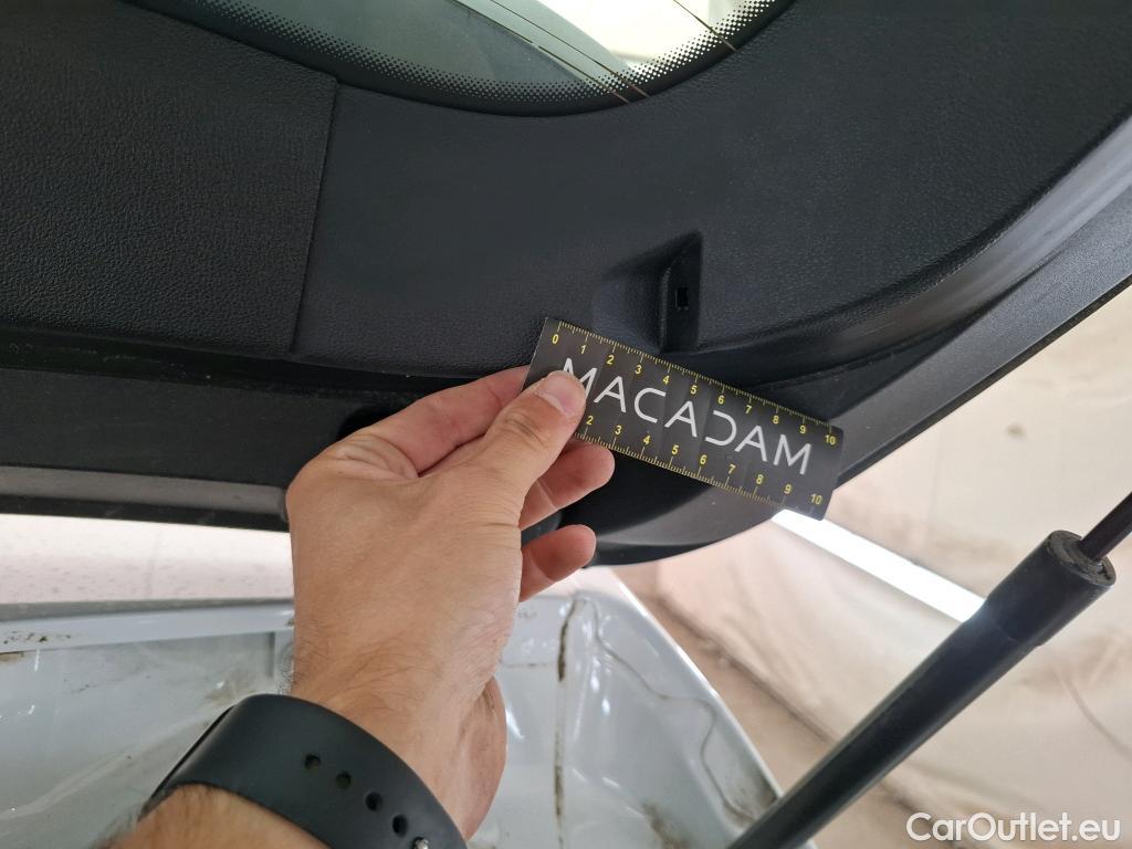  Renault  Megane  IV Berline 5pt. Société Air Nav 1.5 dCi 90CV BVM6 E6 #32
