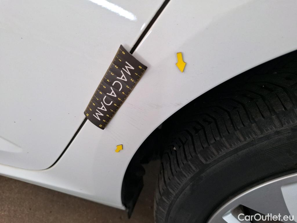  Renault  Megane  IV Berline 5pt. Société Air Nav 1.5 dCi 90CV BVM6 E6 #39