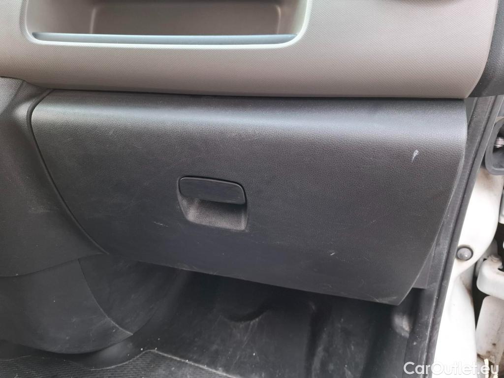  Renault  Trafic RENAULT  VU 4p Fourgon FG CF L2H1 1200 dCi 95 E6 #38