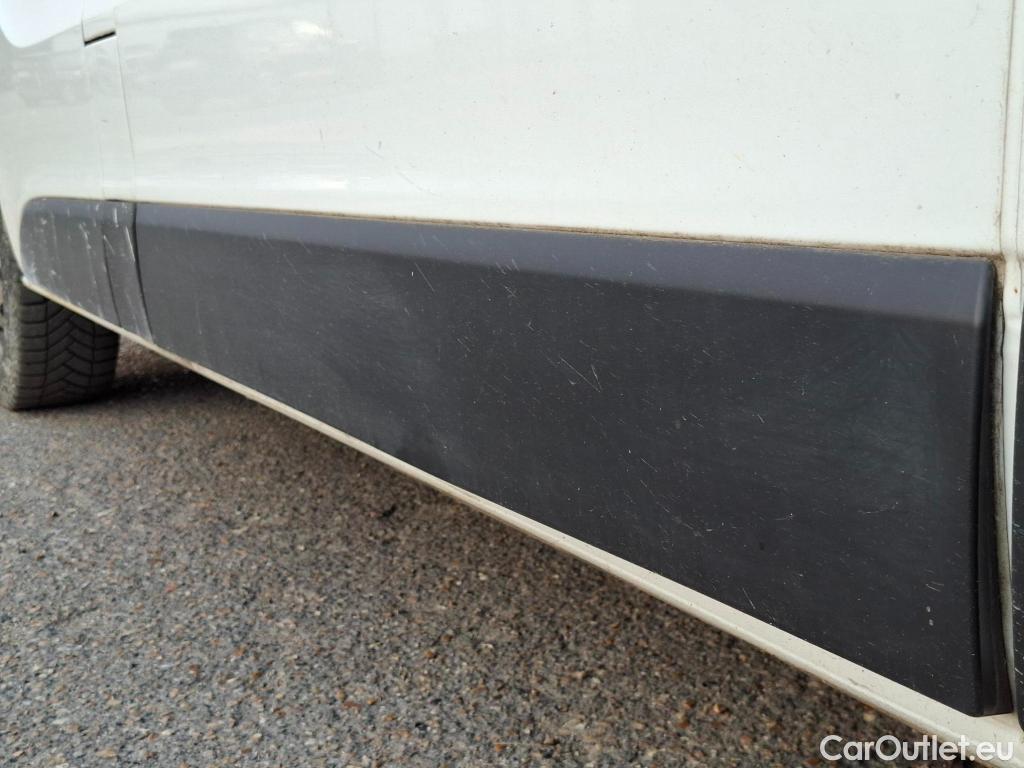  Renault  Trafic RENAULT  VU 4p Fourgon FG CF L2H1 1200 dCi 95 E6 #36