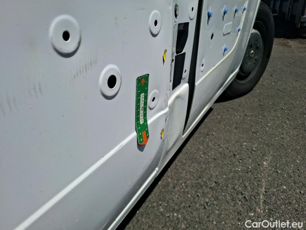  Renault  Master  III Fourgon L2H2 3 5 Grand Confort dCi 110CV BVM6 E6 #16