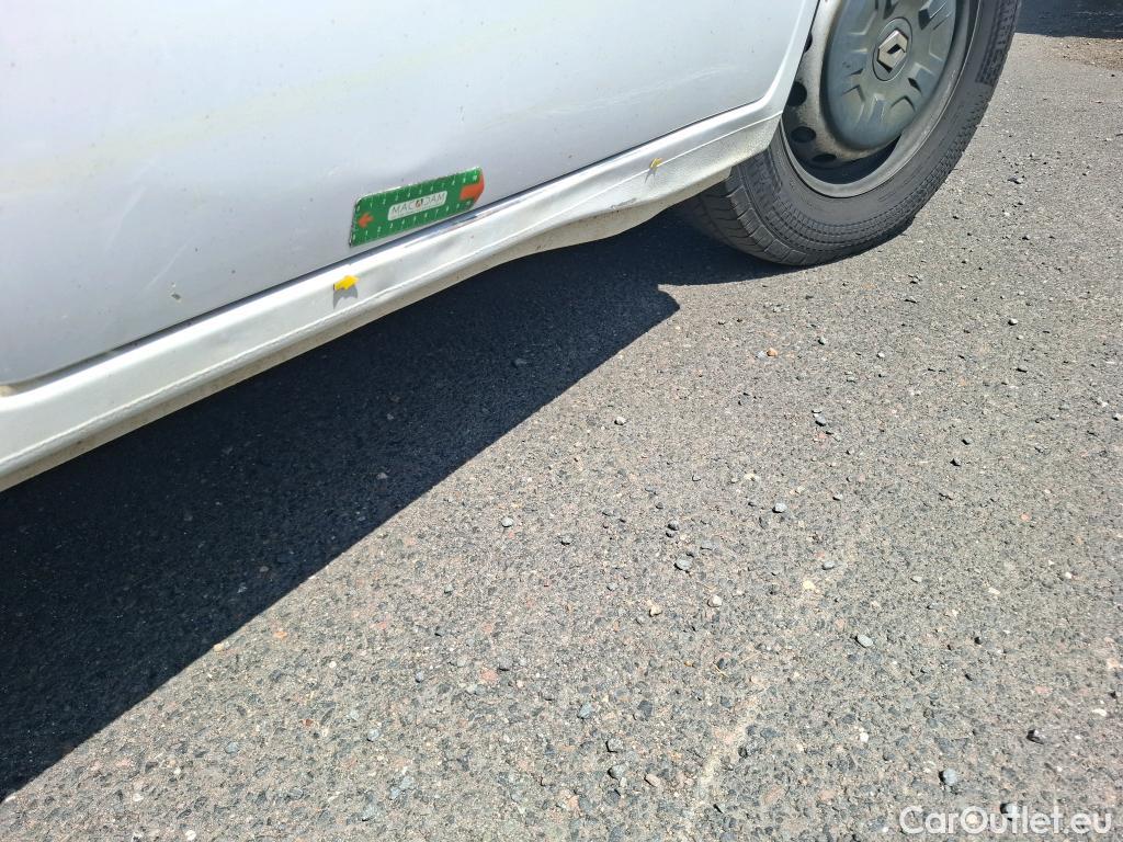  Renault  Master  III Fourgon L2H2 3 5 Grand Confort dCi 110CV BVM6 E6 #40
