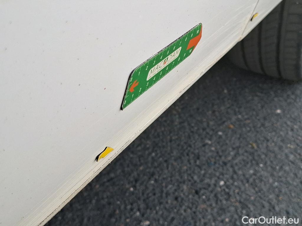  Renault  Master  III Fourgon L2H2 3 5 Grand Confort dCi 110CV BVM6 E6 #23