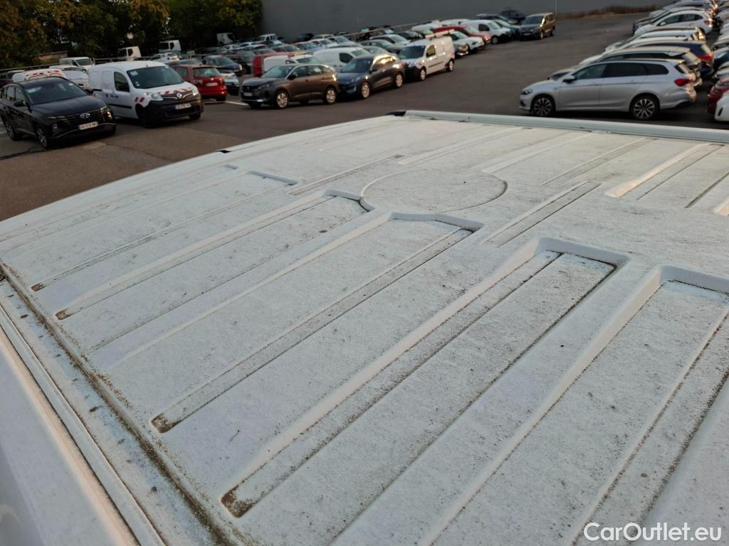  Renault  Trafic RENAULT  VU 4p Fourgon FG CF L2H1 1200 dCi 95 E6 #42