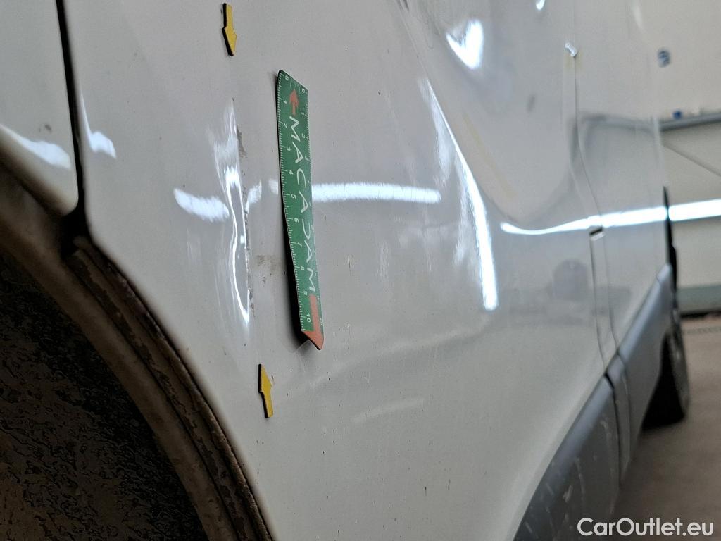  Renault  Trafic RENAULT  VU 4p Fourgon FG CF L2H1 1200 dCi 95 E6 #9