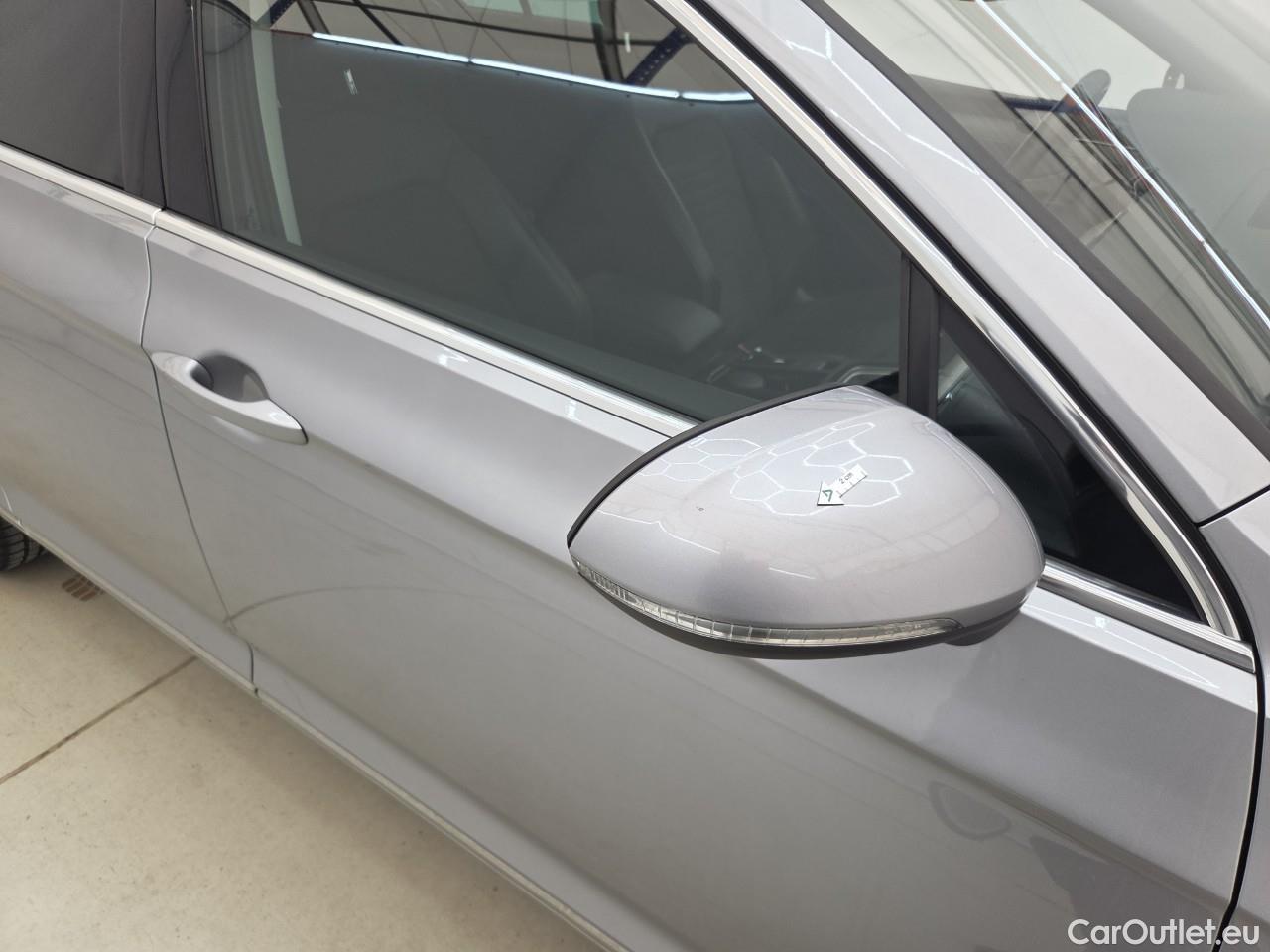  Volkswagen  Passat Highline 2.0 TDI DSG 150 CP #18