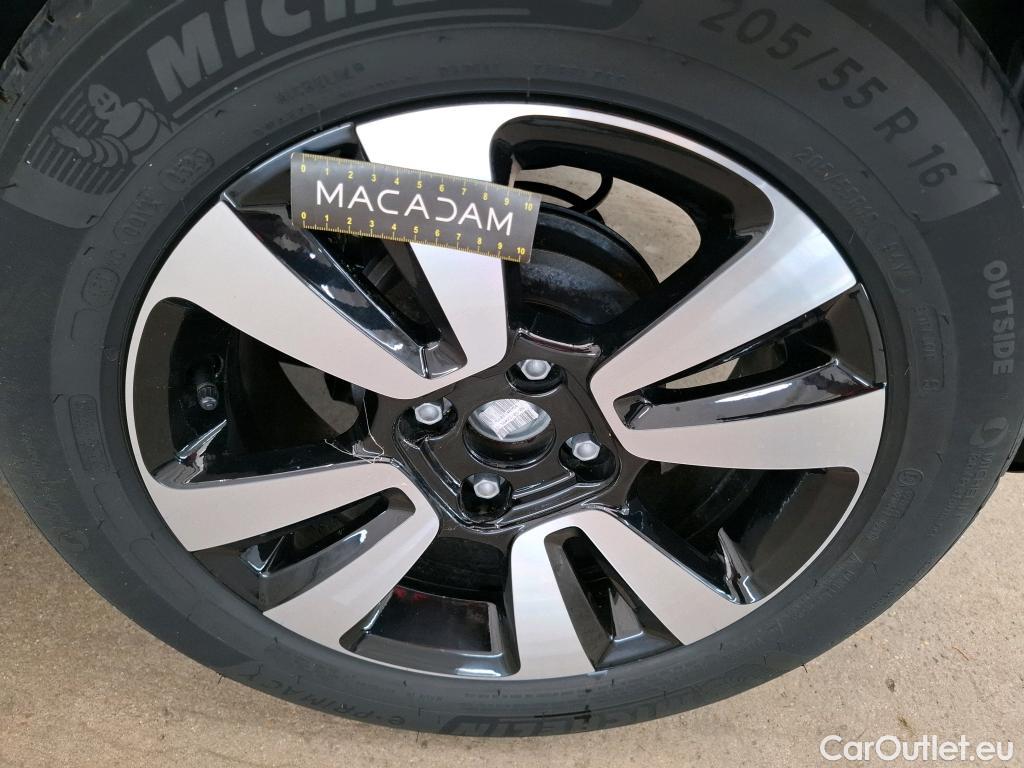  Citroen  C3  Shine 1.2 PureTech 80CV BVM5 6E #30
