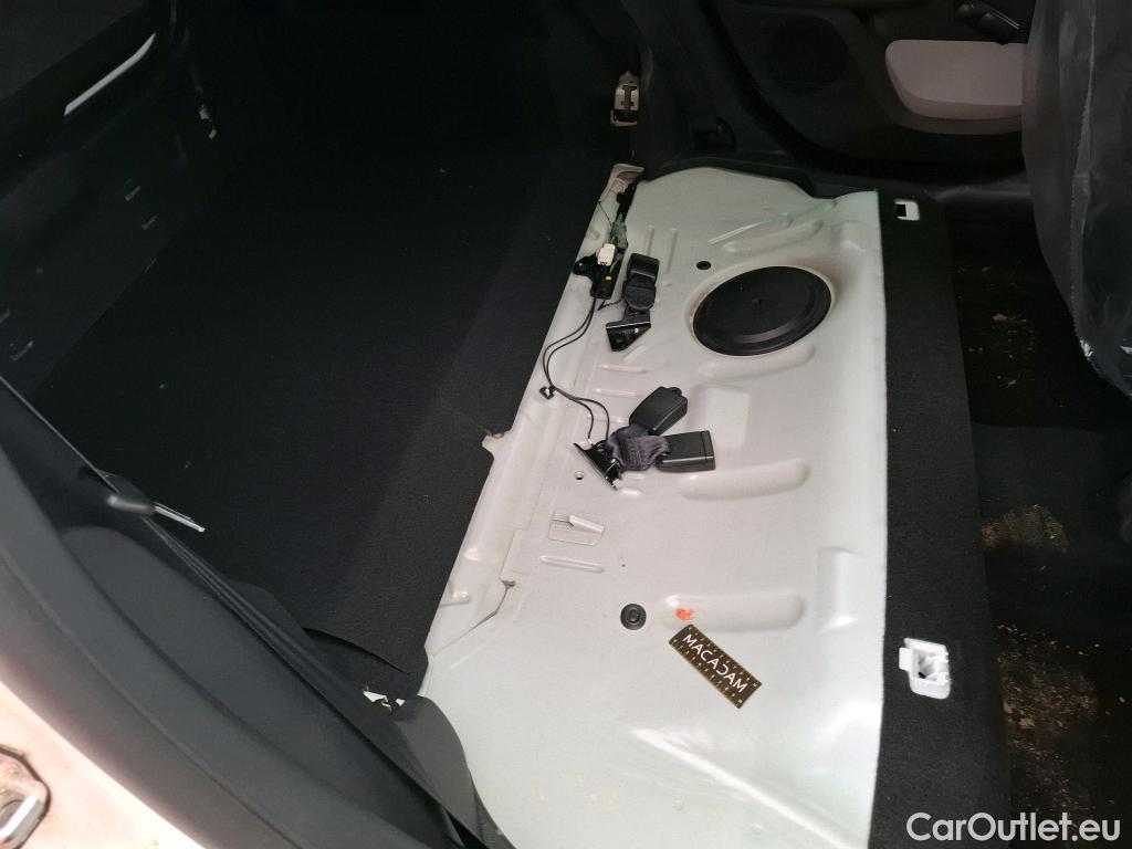  Citroen  C3  Shine 1.2 PureTech 80CV BVM5 6E #2
