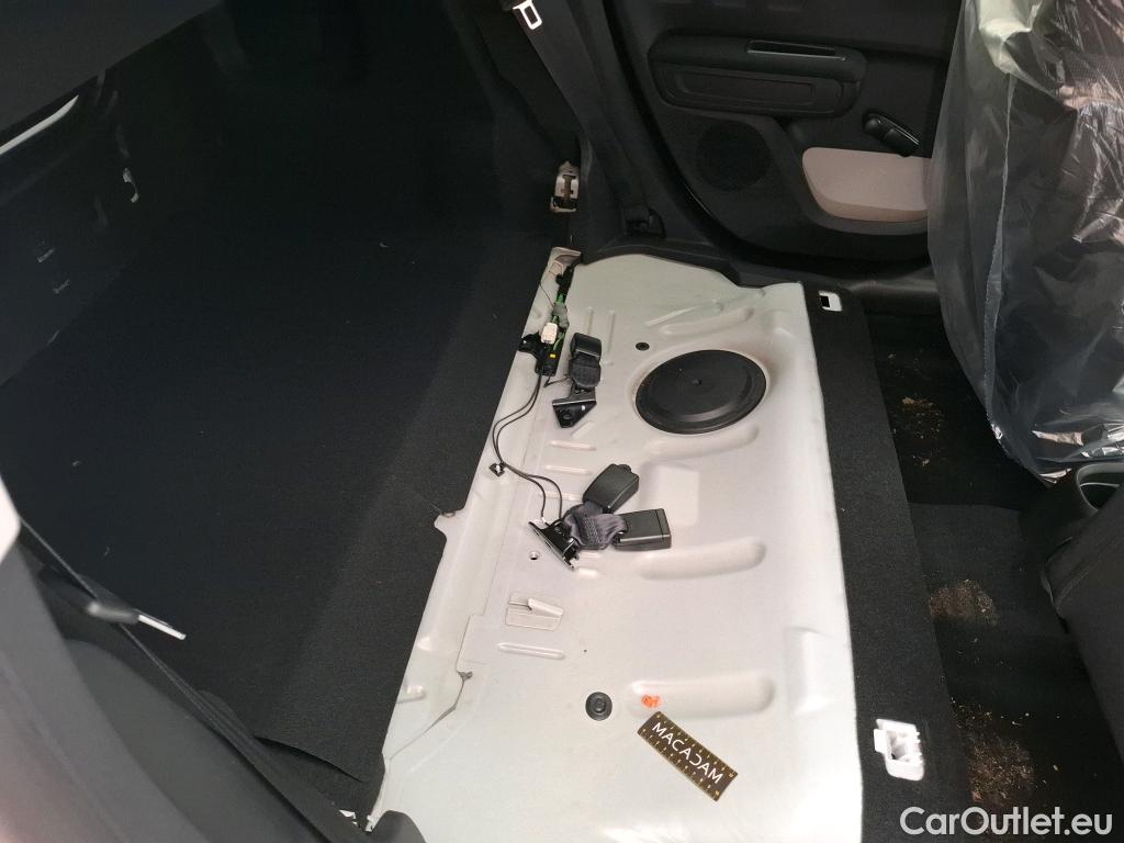  Citroen  C3  Shine 1.2 PureTech 80CV BVM5 6E #1