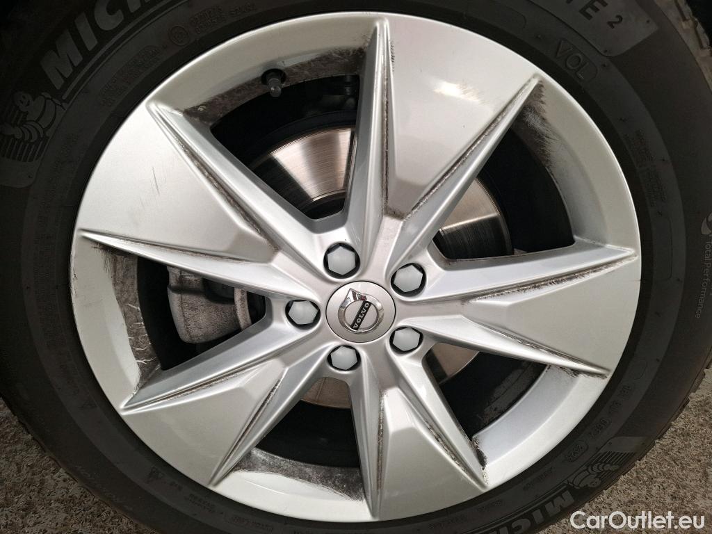  Volvo  XC 40 XC40 Momentum 2WD 2.0 #36