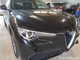  Alfa Romeo   STELVIO ALFA ROMEO / 2017 / 5P / SUV 2.2 TURBO DIESEL 190CV BUSINESS AT8 Q4 #42