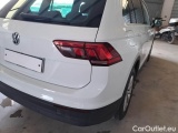  Volkswagen  Tiguan VOLKSWAGEN  / 2016 / 5P / SUV 2.0 TDI SCR 110KW BUSINESS BMT DSG #68