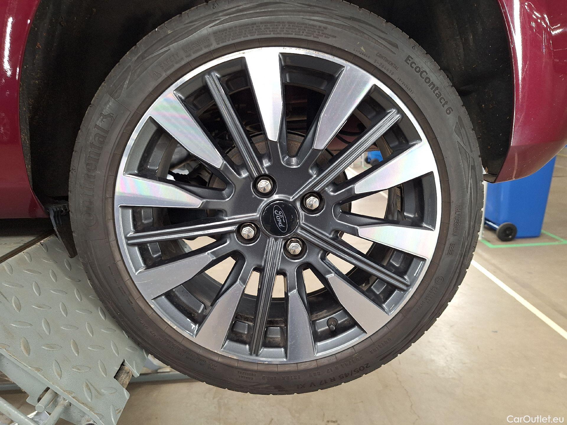  Ford  Fiesta Ford,  FL'21, Ford  1.0i EcoBoost 74kW Titanium Vignale 5d #19