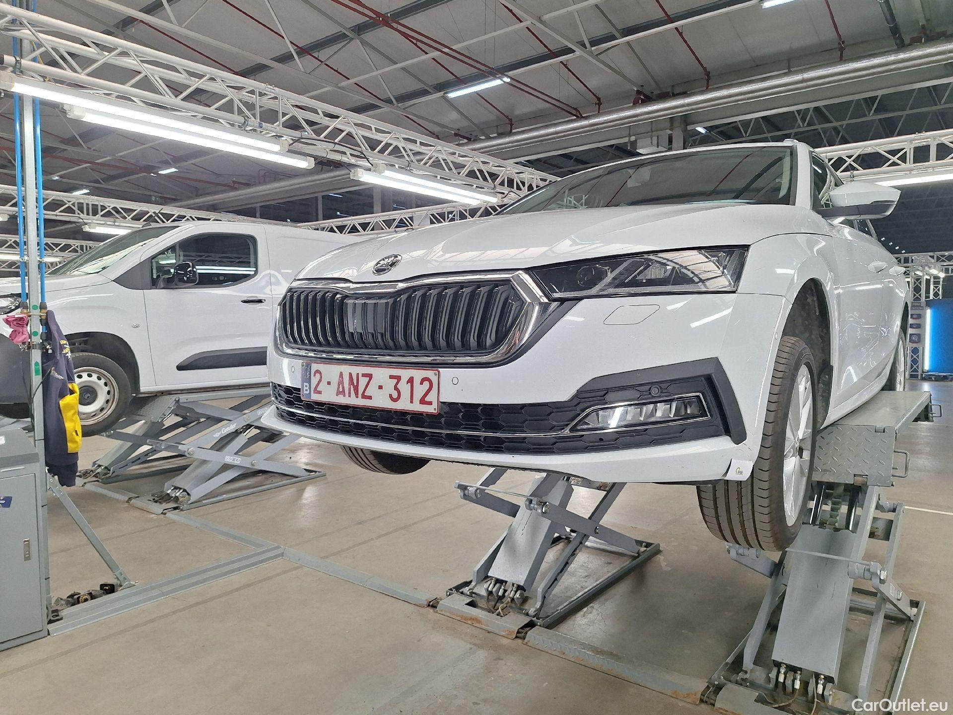  Skoda  Octavia Skoda,  Combi '20, Skoda  Combi 2.0 CRTDI 85kW Clever+ 5d #42