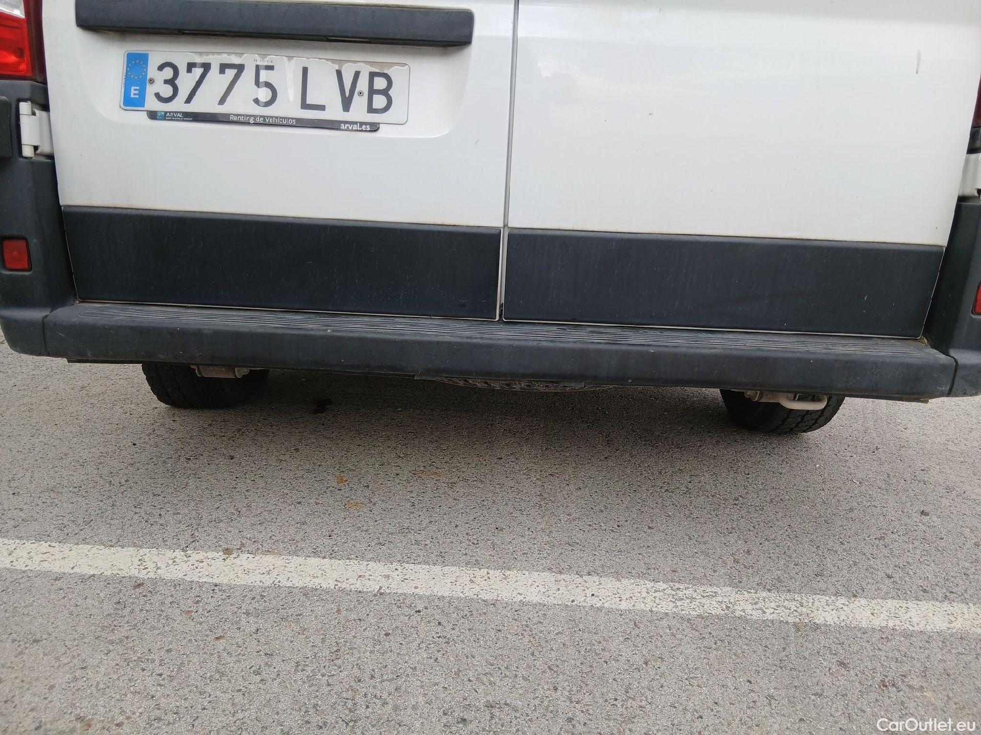  Peugeot  Boxer PEUGEOT  / 2014 / 4P / furgón 335 L3 H2 BHDI 103kW (140CV) S&S 6 V. M #24